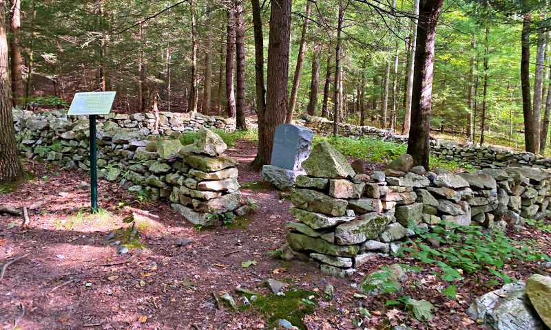 Cemetery High Peterskill Trail Mohonk - Minnewaska Hudson Valley